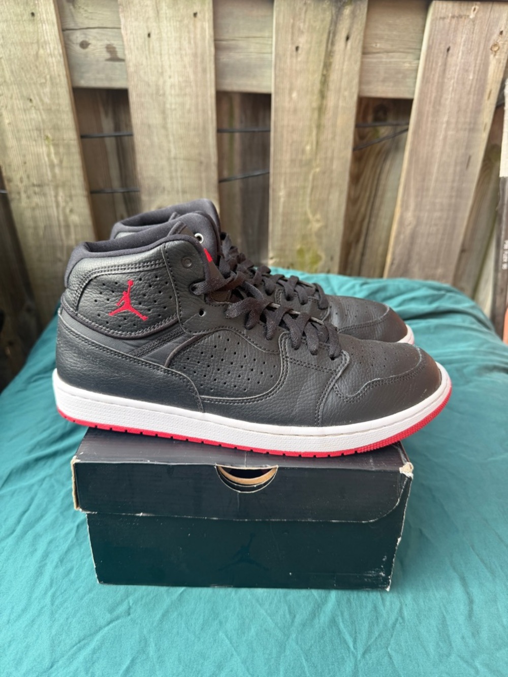 Jordan Access Black / Red
Bred 
Size 10.5